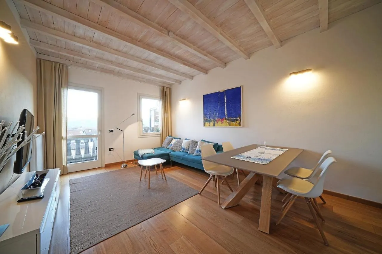 L'Orologio Apartment Salo Italy
